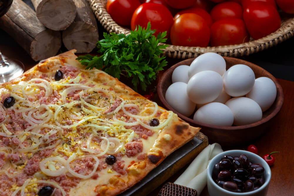 pizza e vinho pizza portuguesa