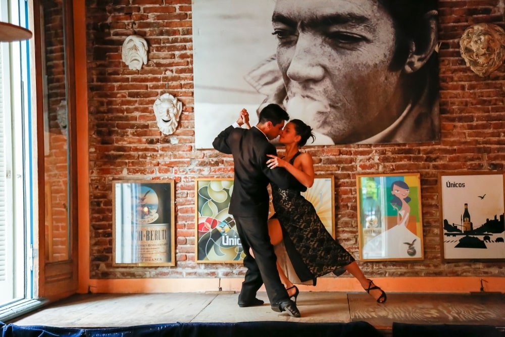 Qual A Influência Do Vinho No Tango Argentino?