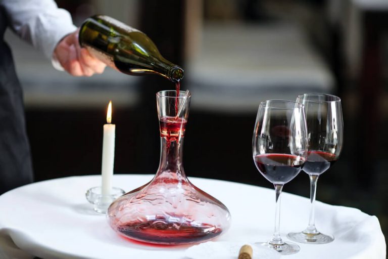 Você sabe como usar um decanter? Confira um passo a passo!
