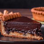 Fatia de torta de chocolate