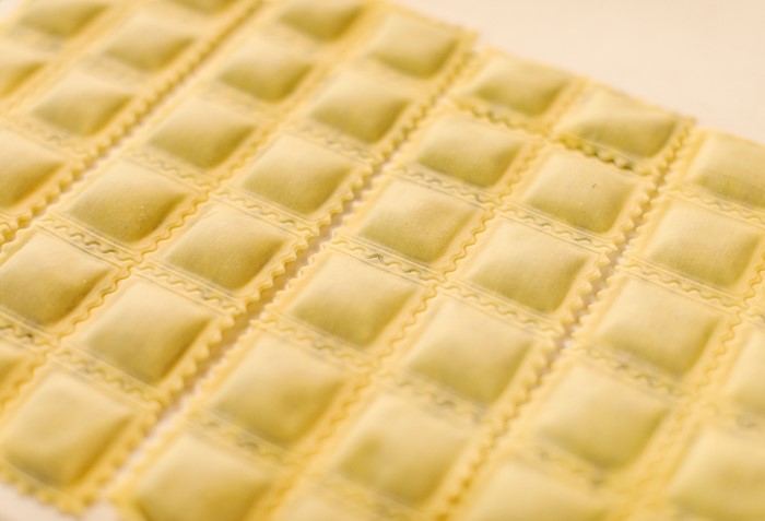 Macarrão tipo ravioli.