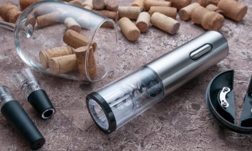 Kit Para Vinho Com Saca-rolhas, Bico Dosador E Antigotas.