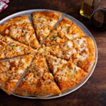 Pizza com massa de frango