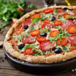 Massa de pizza integral.