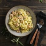 Molho de camarão cremoso.