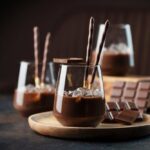 porções de chocolate quente com vodka